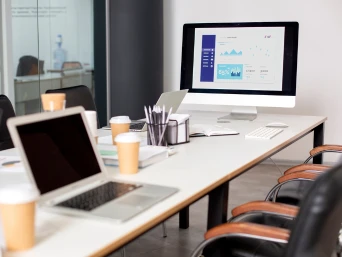 איך לשפר את חוויית העבודה במשרד עם ציוד מתאים?