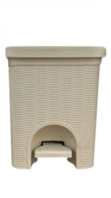 פח אשפה דוושה 11 ליטר ראטן קרם